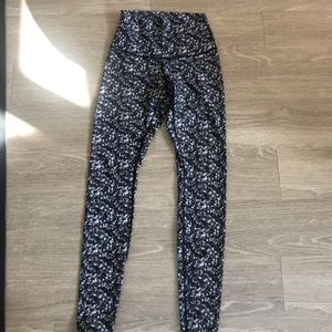 LuluLemon sequin print tights